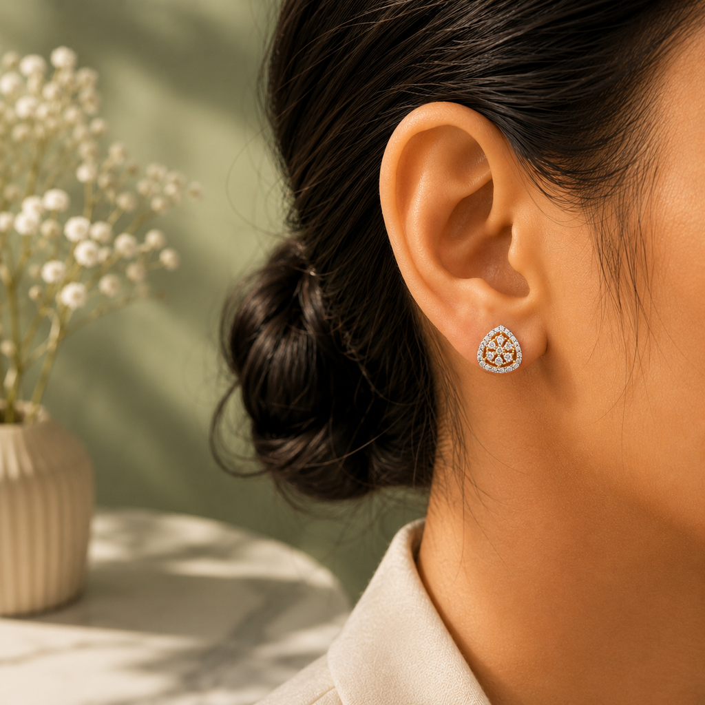 Classic Heart Halo Diamond Stud Earrings – ERD0054