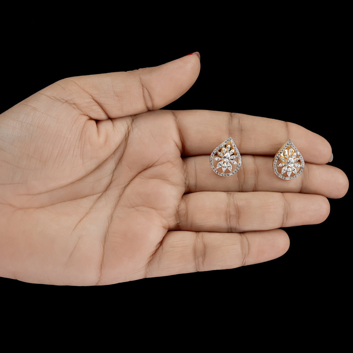 Pear-Shaped Floral Diamond Stud Earrings – ERD0041